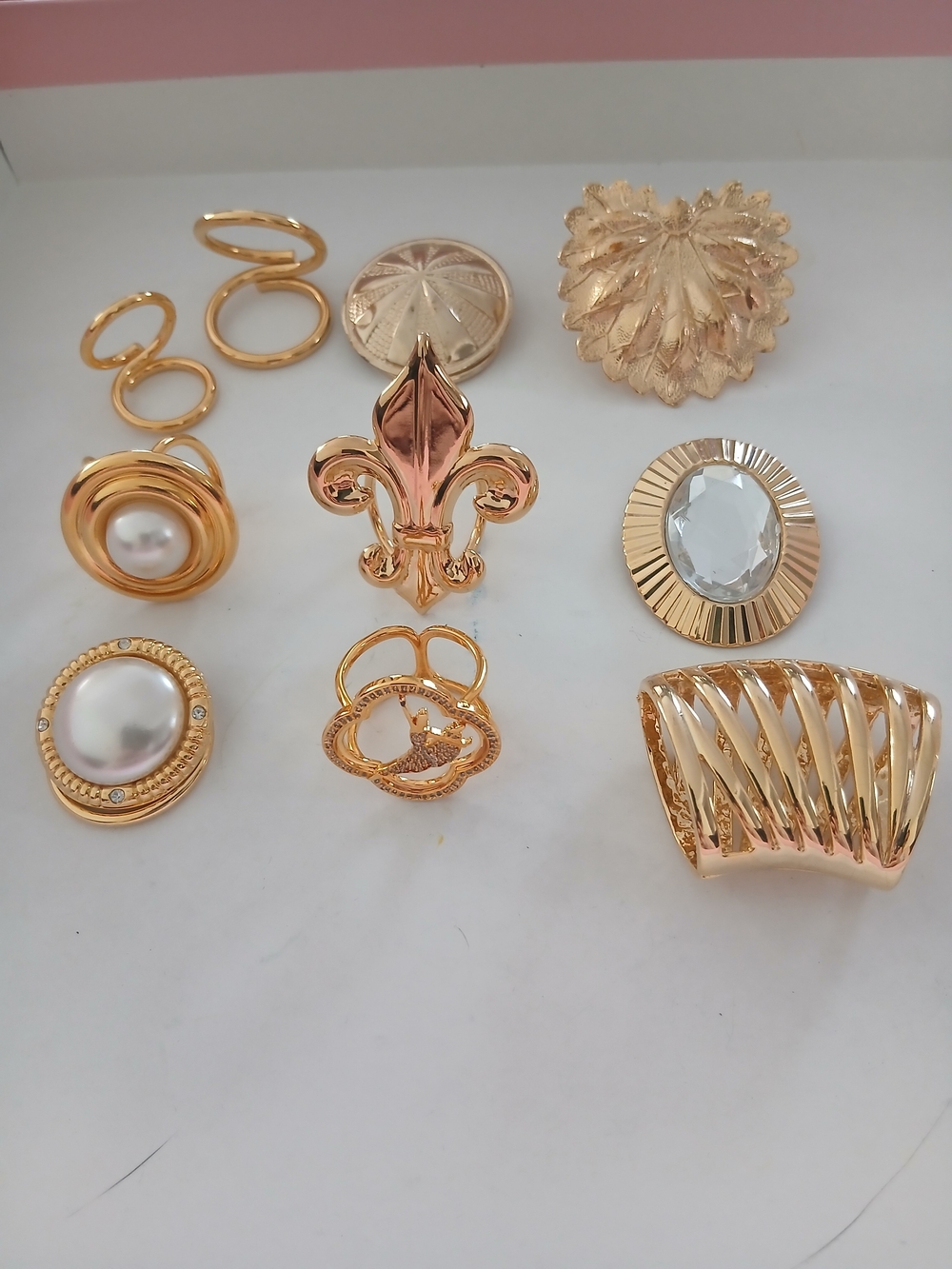 Gold-Tone Women's Fashion Jewelry Set - Elegant Gold Rings & Brooches